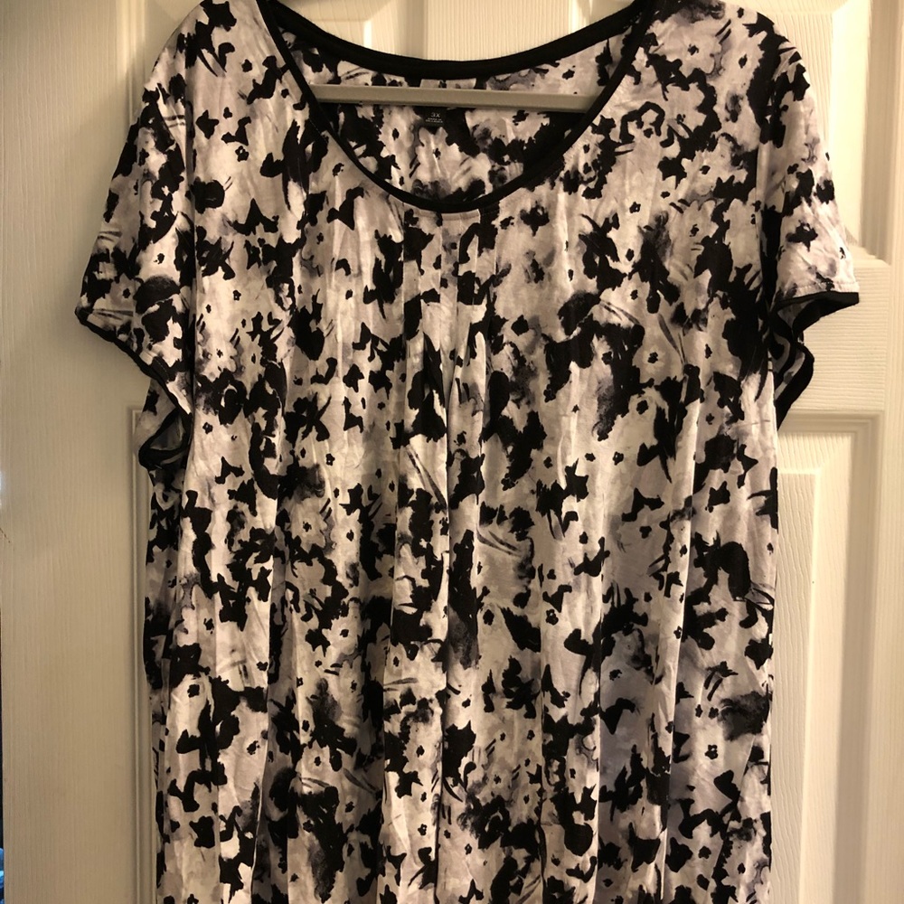 Black and white floral top